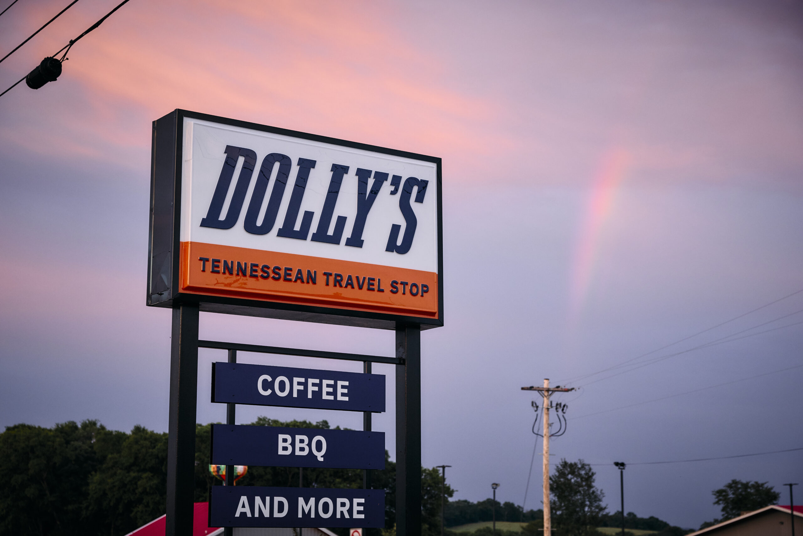 The Cornersville event gave fans an unexpected final glimpse of Parton just two months before her death. Those who atten