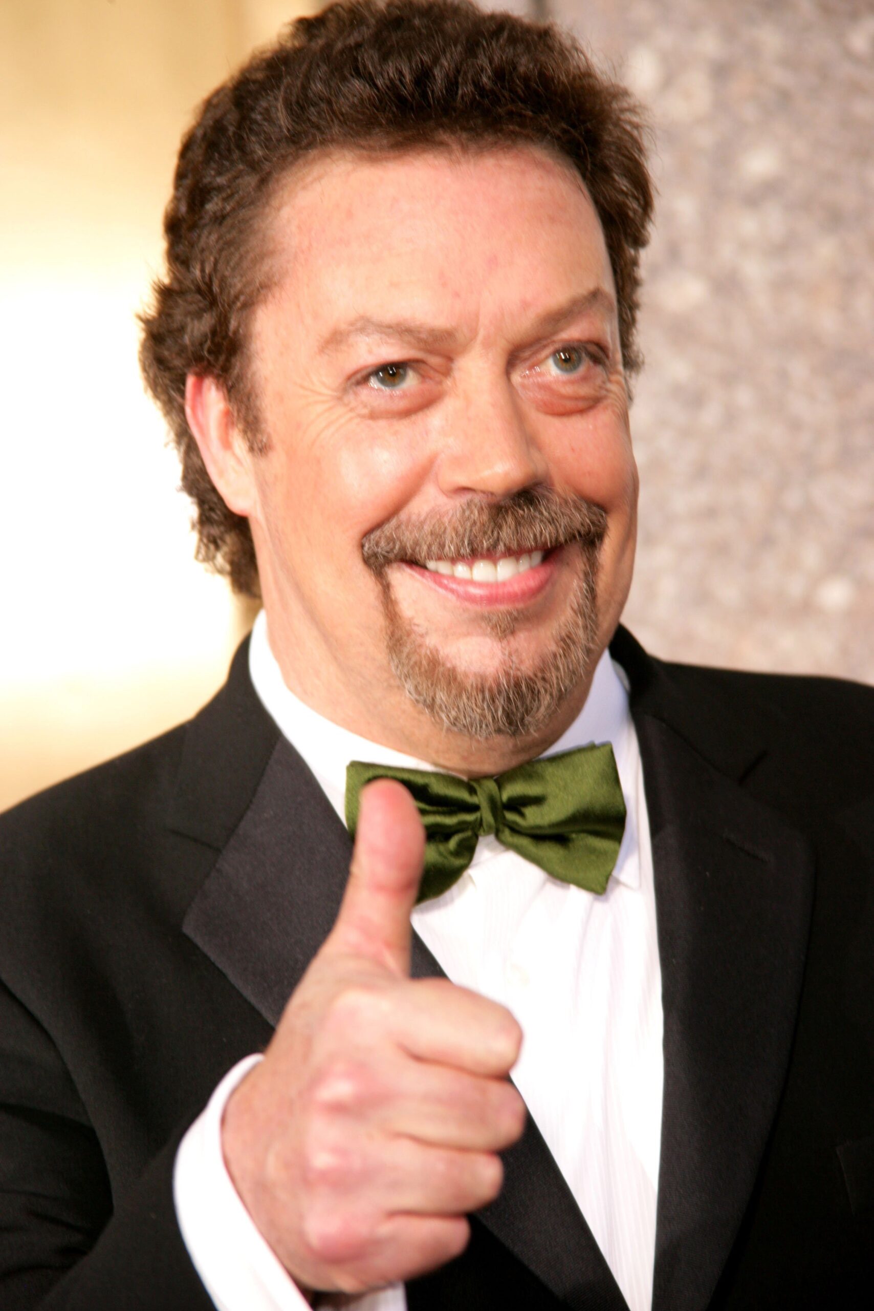 Tim Curry, the actor whose voice and presence defined a generation of cult classics, died peacefully at his home in Los 