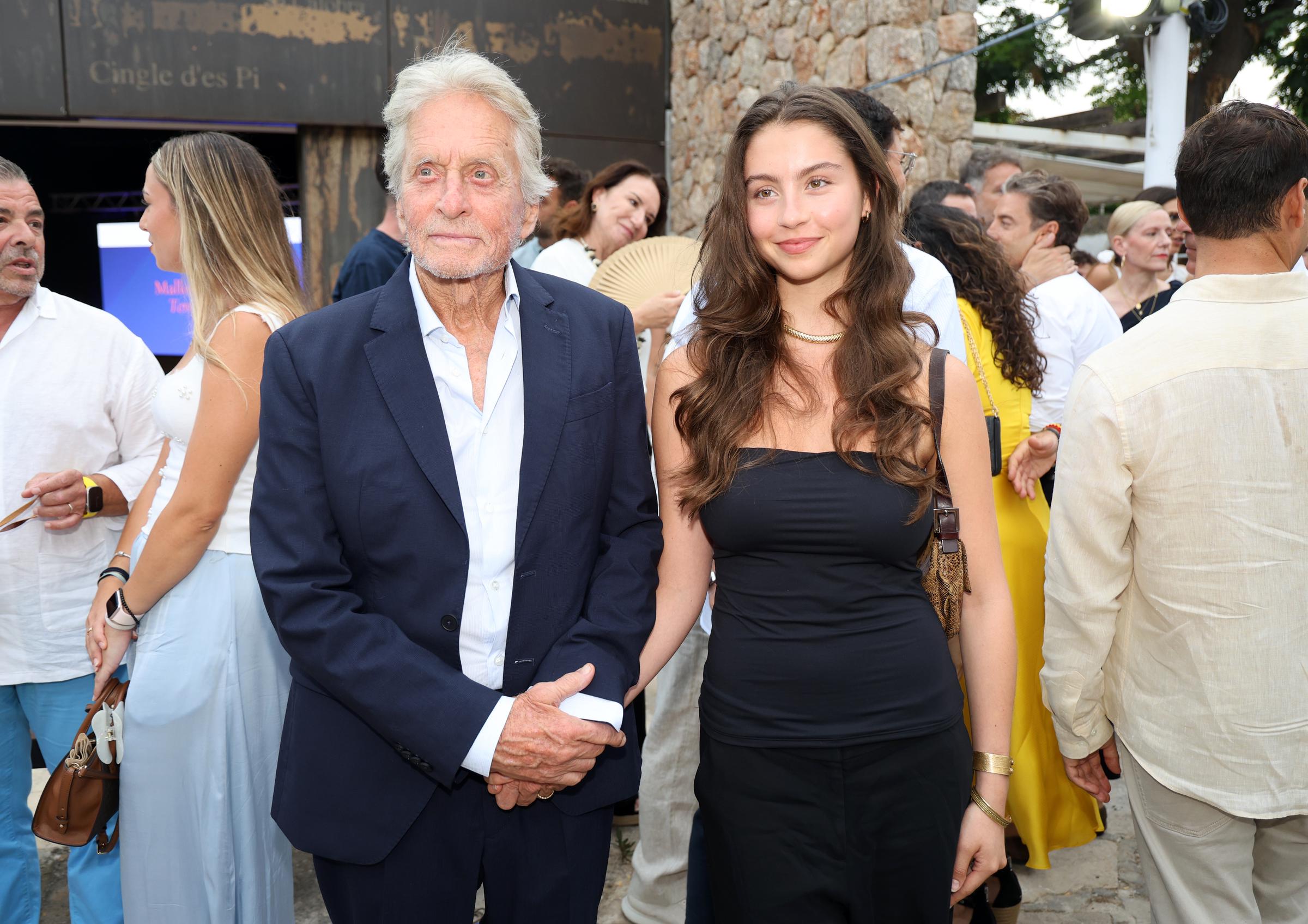 Some fans saw a blend of both Hollywood stars, saying Carys Douglas appears to have inherited features from both Michael