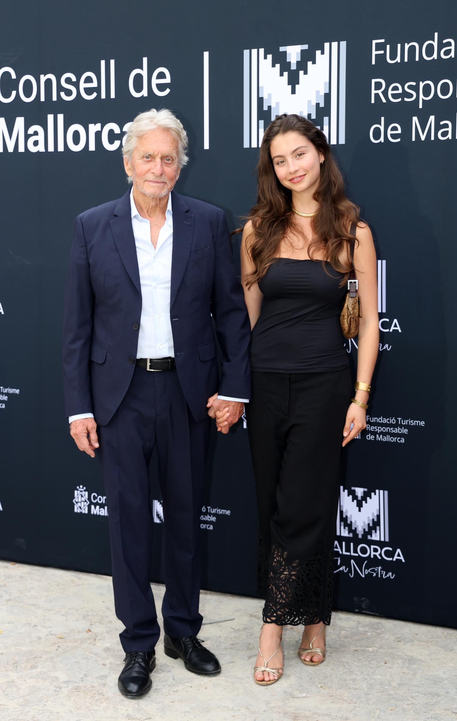 As more readers weighed in after seeing Michael Douglas and Carys Douglas together, many became convinced the 23-year-ol